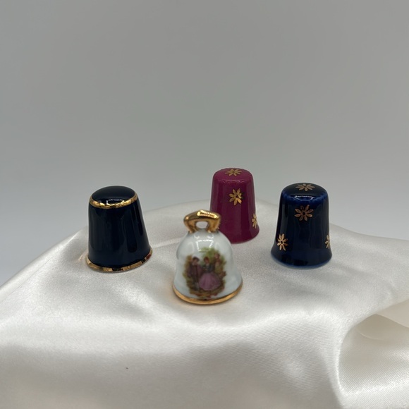 3 Limoges Thimbles and 1 small Limoges Bell - Picture 2 of 6